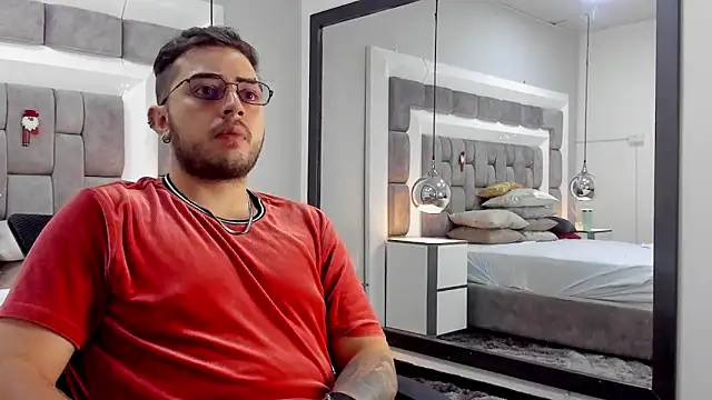 Ethan Greys online show from November 21, 2025, 3:49 am