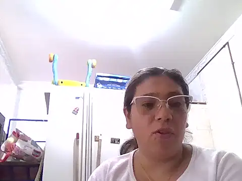 Snapshot of marcelaxxxl chatting on November 26, 2025, 1:22 pm marcelaxxxl online show from November 26, 2025, 1:22 pm