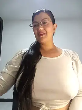 CelesteAlvarez1989 online show from June 2, 2026, 3:17 am