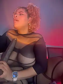 nikicatwild online show from November 25, 2025, 12:00 am