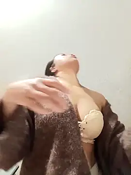 Snapshot of sara-xx chatting on February 9, 2026, 2:09 am sara-xx online show from February 9, 2026, 2:09 am