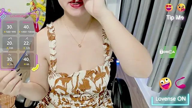 Snapshot of Hali_Sweetgirl chatting on April 11, 2026, 7:45 am Hali Sweetgirl online show from April 11, 2026, 7:45 am