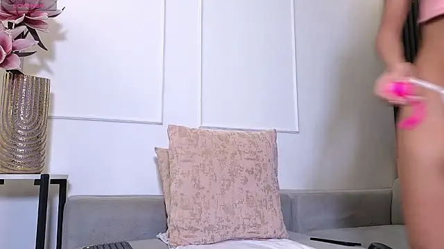 Snapshot of zendayavg chatting on February 3, 2026, 12:10 pm zendayavg online show from February 3, 2026, 12:10 pm