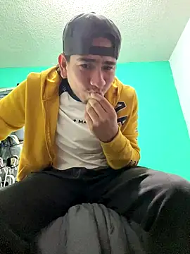 Snapshot of algila08 chatting on November 23, 2025, 5:39 am algila08 online show from November 23, 2025, 5:39 am