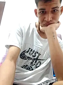 Snapshot of Luigi_cumming1 chatting on November 28, 2025, 7:19 am Luigi cumming1 online show from November 28, 2025, 7:19 am