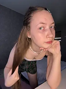 Holy Poly online show from March 26, 2026, 5:39 am