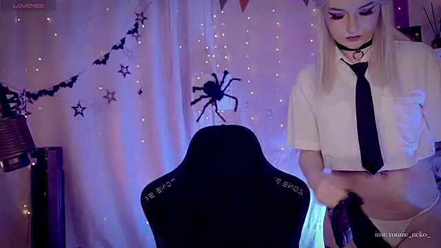 vronnier online show from November 25, 2025, 12:38 pm