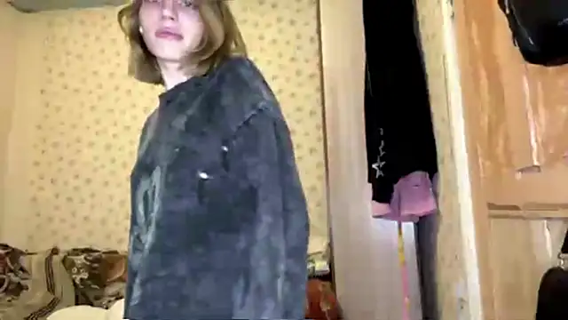 Snapshot of MelaineAytes chatting on November 19, 2025, 11:10 am MelaineAytes online show from November 19, 2025, 11:10 am