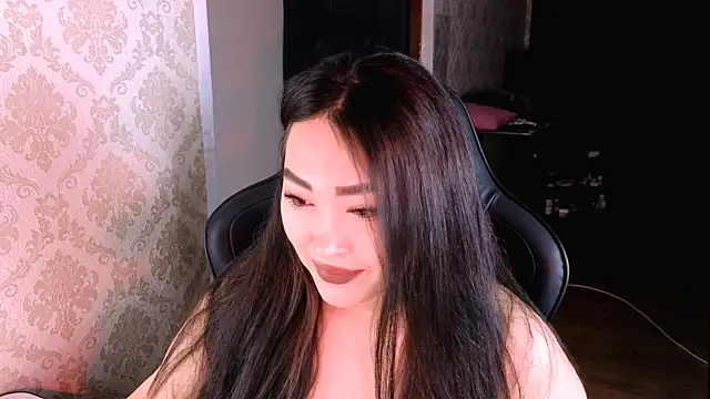 Emma Uilson online show from May 6, 2026, 1:15 pm