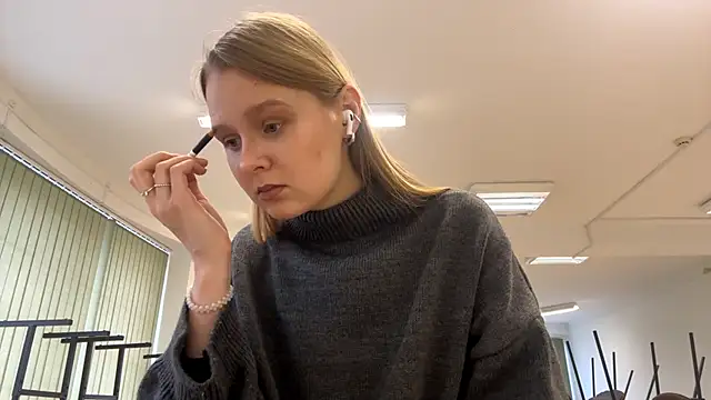 PaulitaSolow online show from November 23, 2025, 8:24 am