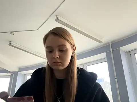 PaulitaSolow online show from November 19, 2025, 7:52 am