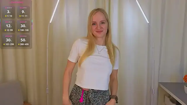 Snapshot of ToshiaPotvin chatting on November 26, 2025, 4:45 am ToshiaPotvin online show from November 26, 2025, 4:45 am