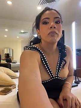 IvannaClaire online show from December 5, 2025, 12:37 pm