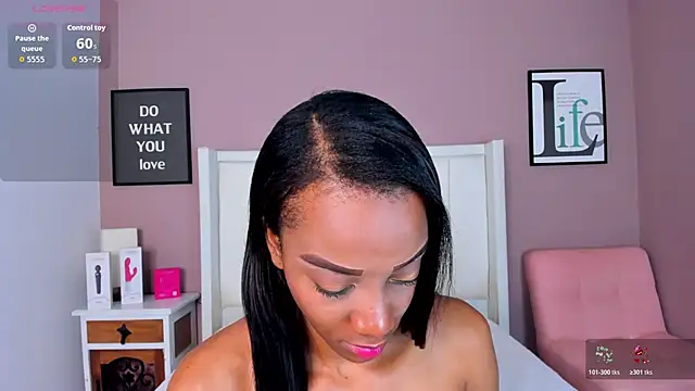 SandyAdaeze online show from December 4, 2025, 12:04 pm