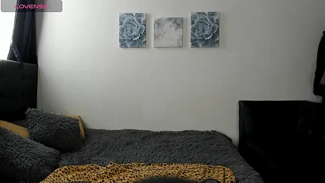 sorayalanne online show from November 22, 2025, 3:33 pm