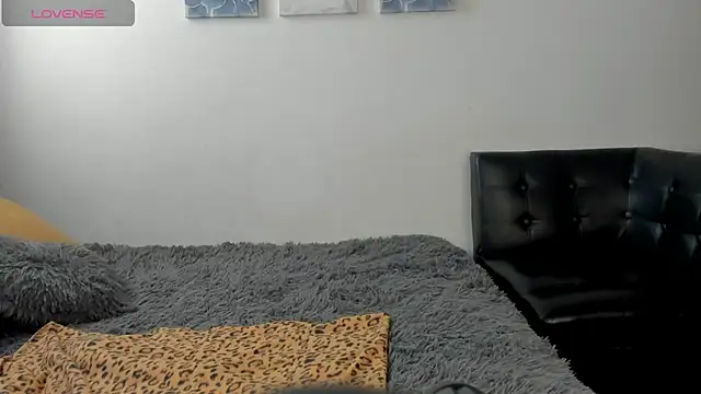 sorayalanne online show from November 24, 2025, 4:18 pm