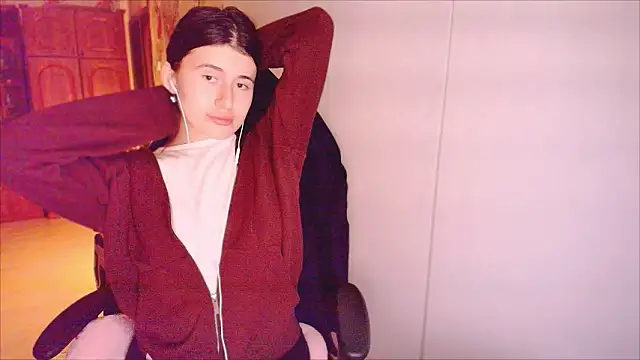 KristinaScott online show from February 11, 2026, 5:02 pm