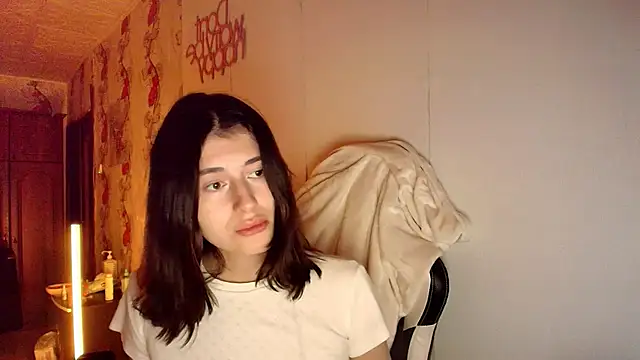 KristinaScott online show from February 3, 2026, 3:39 pm