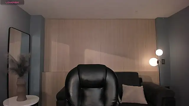 SophieLanne online show from January 11, 2026, 4:08 am