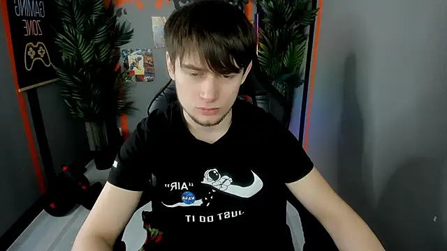 AlejandroEllias online show from February 26, 2026, 8:20 pm