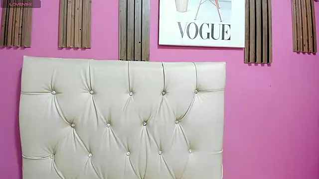 Alondra Tits online show from November 23, 2025, 12:37 pm