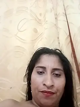 CarolinaNavas33 online show from December 2, 2025, 2:52 pm