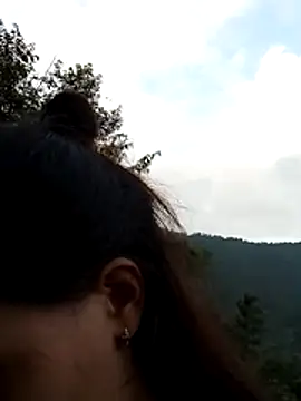  Su-Su  online show from December 17, 2025, 9:58 am