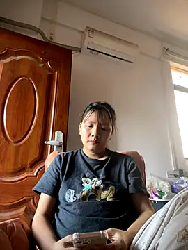 Snapshot of yiyi0316 chatting on November 16, 2025, 5:56 am yiyi0316 online show from November 16, 2025, 5:56 am