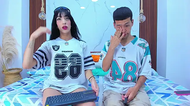 Snapshot of Loversinfire2 chatting on November 18, 2025, 8:56 pm Loversinfire2 online show from November 18, 2025, 8:56 pm