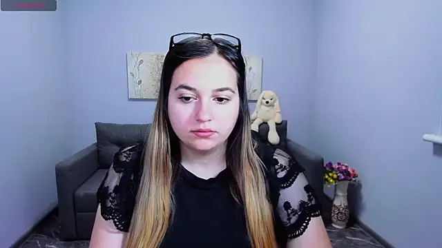 Snapshot of Maria_Bond chatting on November 28, 2025, 6:46 am Maria Bond online show from November 28, 2025, 6:46 am