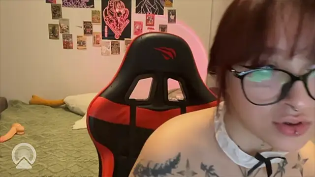 Snapshot of MilenaHot_Baby chatting on November 17, 2025, 12:20 pm MilenaHot Baby online show from November 17, 2025, 12:20 pm