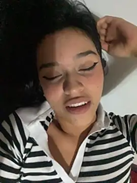 Snapshot of LiilithStonne chatting on November 20, 2025, 2:45 am LiilithStonne online show from November 20, 2025, 2:45 am