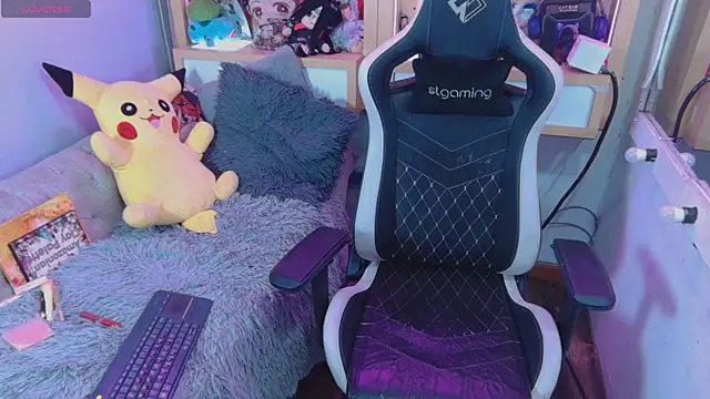 Pau jones14 online show from December 5, 2025, 3:32 pm