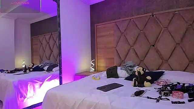 Snapshot of VictoriaSaenz1_ chatting on November 28, 2025, 4:56 am VictoriaSaenz1 online show from November 28, 2025, 4:56 am