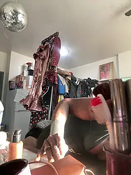 Motherbigbus online show from March 18, 2026, 2:52 pm