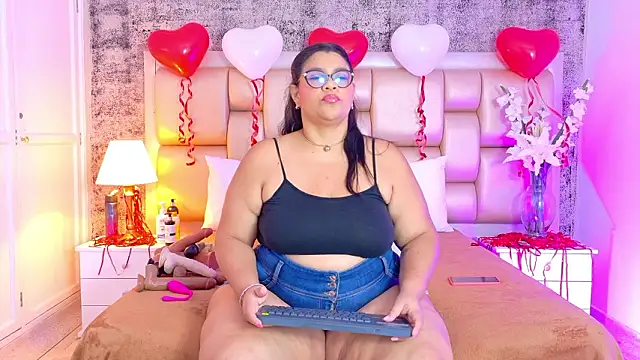 SelennaCooper online show from February 13, 2026, 11:43 am