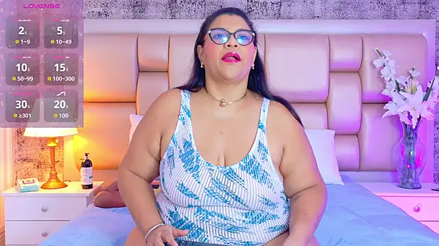 SelennaCooper online show from February 17, 2026, 11:51 am