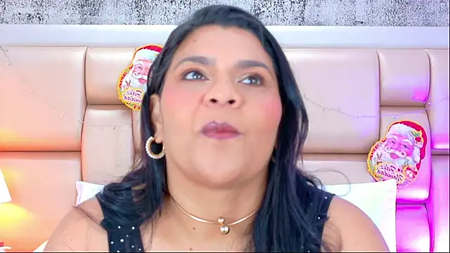 SelennaCooper online show from December 19, 2025, 11:56 am