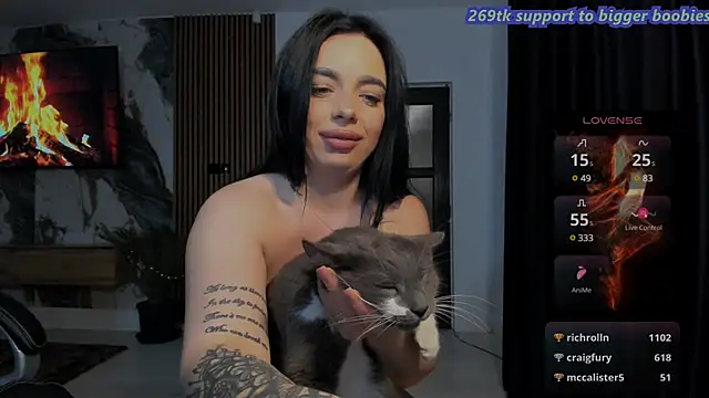 issabellaa04 online show from February 2, 2025, 10:39 pm