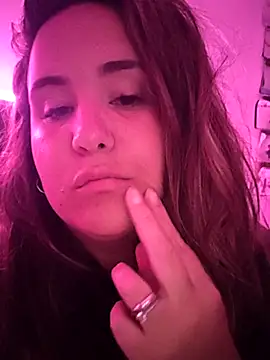 iviiiiiiiiiii online show from November 18, 2025, 1:21 am