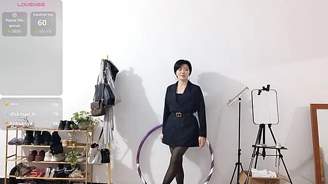 adele8731 online show from November 26, 2025, 2:39 pm