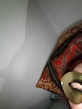 Virginass2000 online show from November 22, 2025, 2:21 am