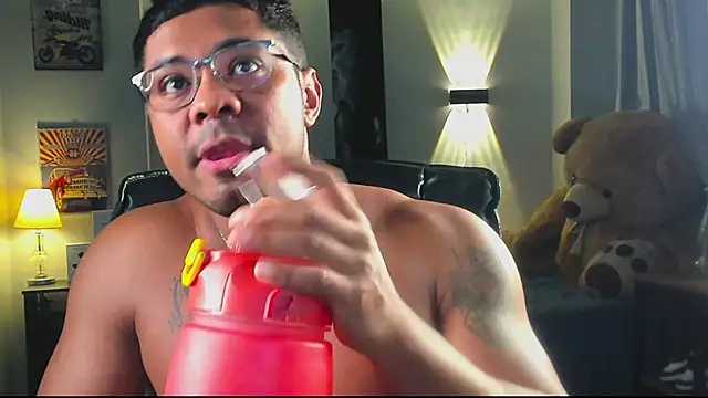 LEONHDZ online show from December 23, 2025, 8:24 am