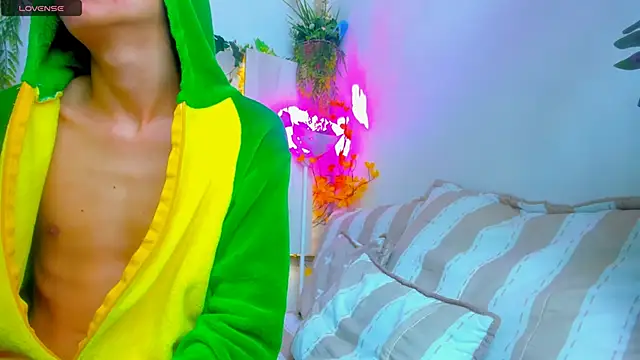 Twinkk Guy online show from November 22, 2025, 2:10 am