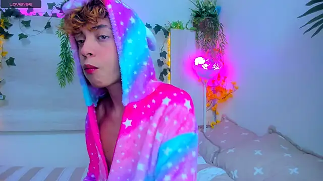 Twinkk Guy online show from November 20, 2025, 4:02 am