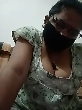 Snapshot of Menka_cut34 chatting on June 12, 2026, 11:02 pm Menka cut34 online show from June 12, 2026, 11:02 pm