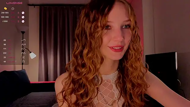 Snapshot of Alisavine chatting on November 18, 2025, 5:27 pm Alisavine online show from November 18, 2025, 5:27 pm