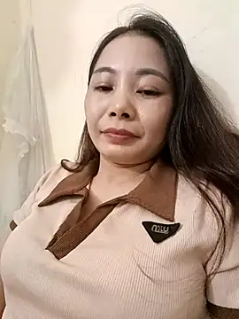 Moon-night222 online show from December 3, 2025, 12:37 pm