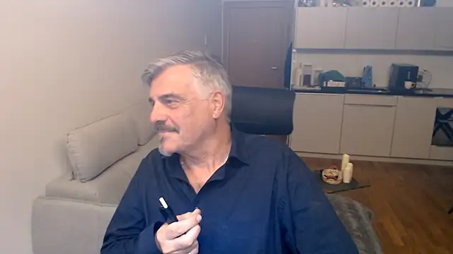 Buidapest online show from December 17, 2025, 10:37 pm