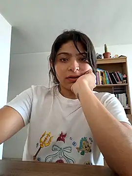 Snapshot of Emyii_ chatting on July 22, 2026, 2:30 pm Emyii online show from July 22, 2026, 2:30 pm